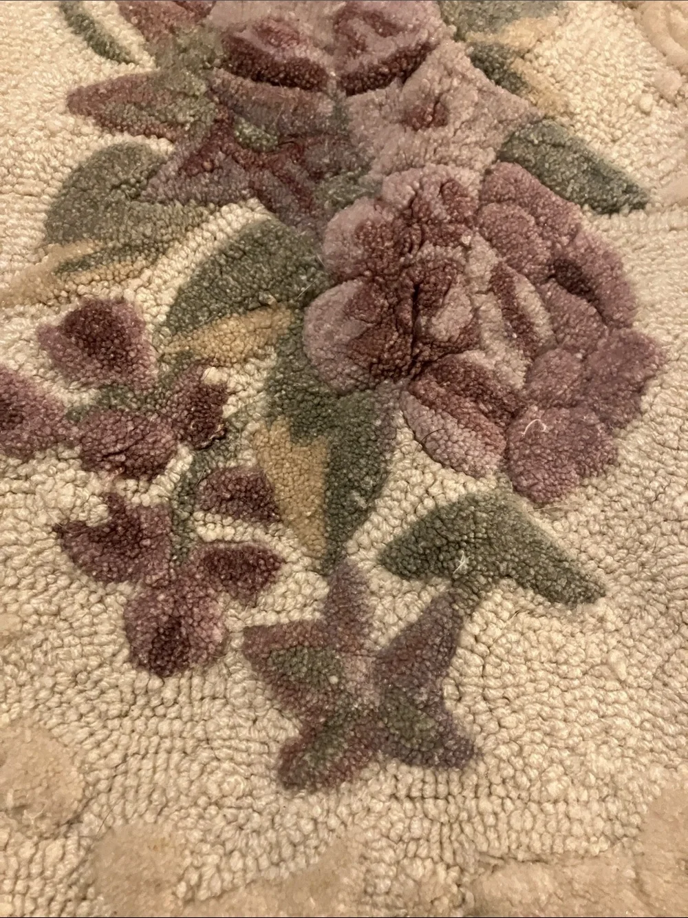 Vintage shabby chic, oval floral 29 x 16” bathmat rug